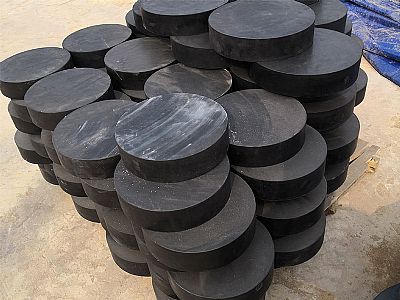东西湖板式橡胶支座由若干层橡胶片与薄钢板经加压硫化